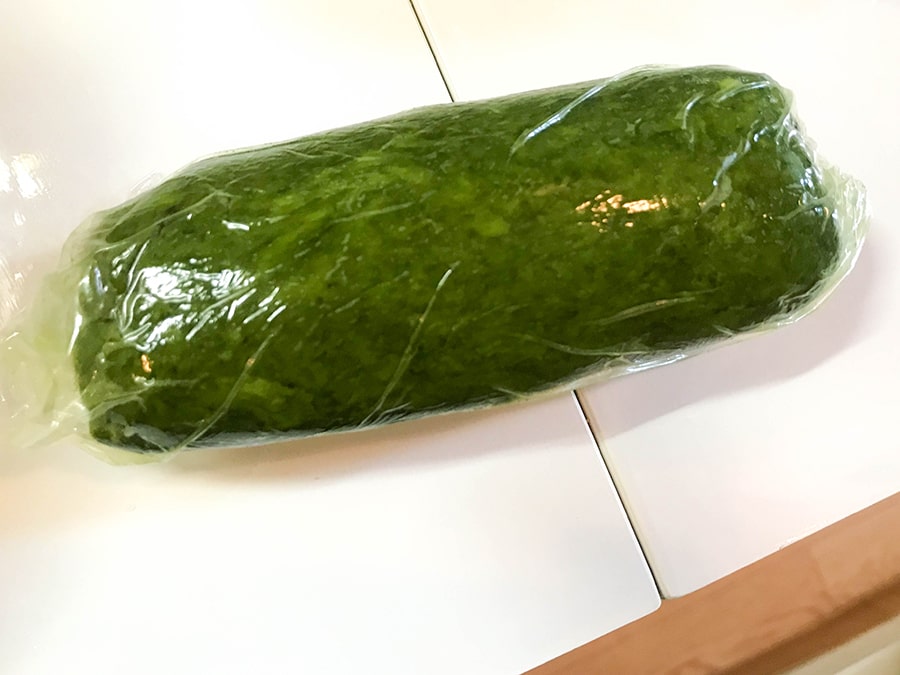 ラップで包んで冷蔵庫へ
