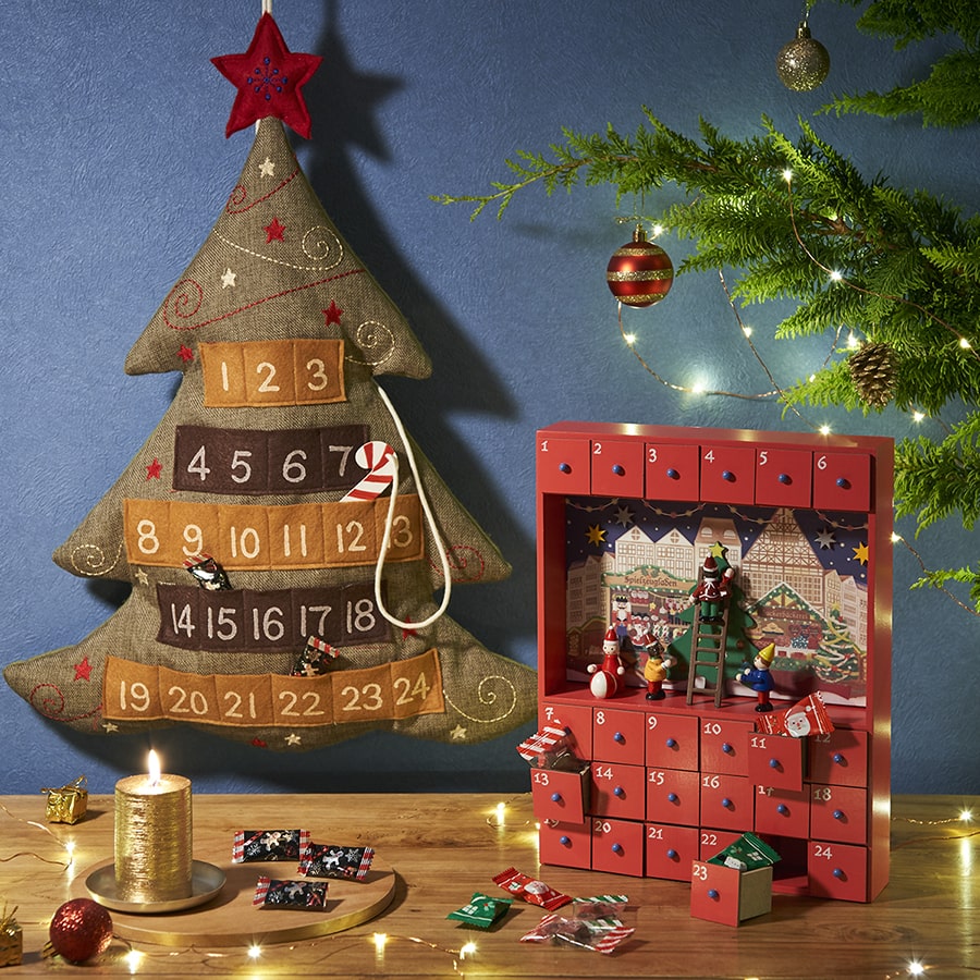 【カルディコーヒーファーム】オリジナル クリスマスカウントダウンカレンダー ツリー（左）／オリジナル クリスマスウッドボックスカレンダー2019（右）