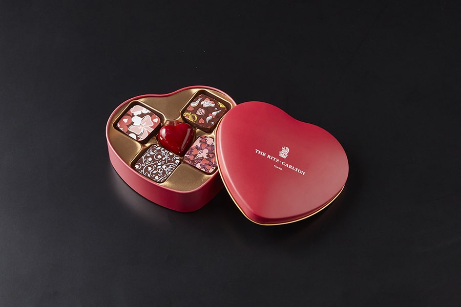 【ザ・リッツ・カールトン東京 1F カフェ＆デリ】ハート型缶入りチョコレート